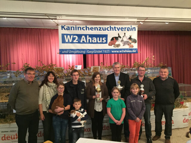 W2-Ahaus-Lokalschau2017-26 Die Sieger und Ehrengäste der Lokalschau 2017.